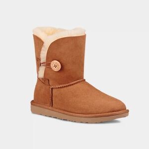 UGG Shearling Bailey Buttons Boots in Chestnut Brown